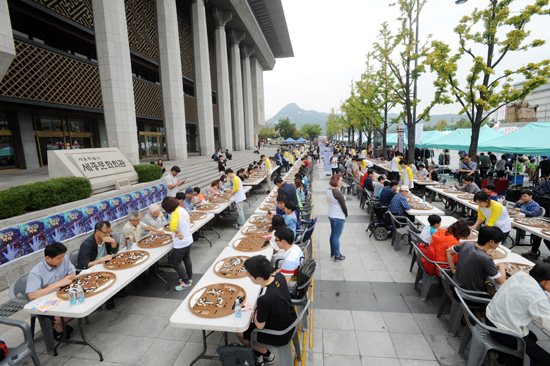 서울 '차 없는 날' 바둑 행사 성황리에 열려 
